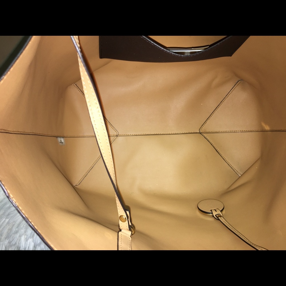 Michael Kors Tote! EUC/new - Picture 6 of 8